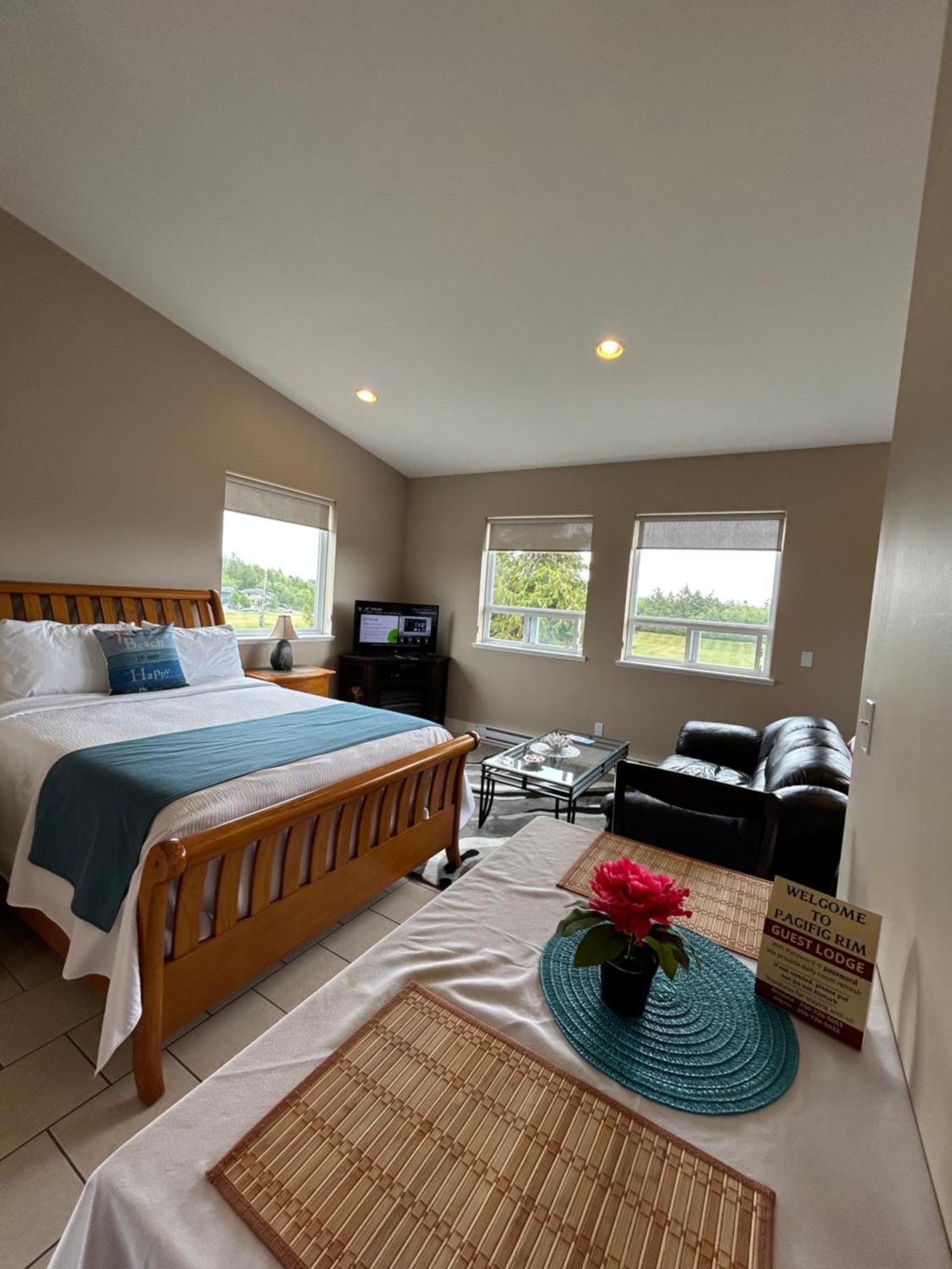 Pacific Rim Guest Lodge - Adults Only Ucluelet Ngoại thất bức ảnh